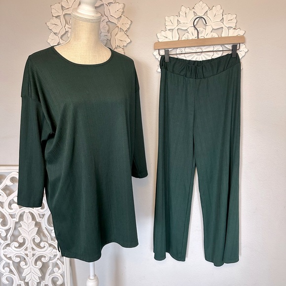 MUNI MUNI WIDE PANT AND BLOUSE SET BASICALLY BRAND NEW ONLY worn ONCE! Size M - Picture 1 of 10